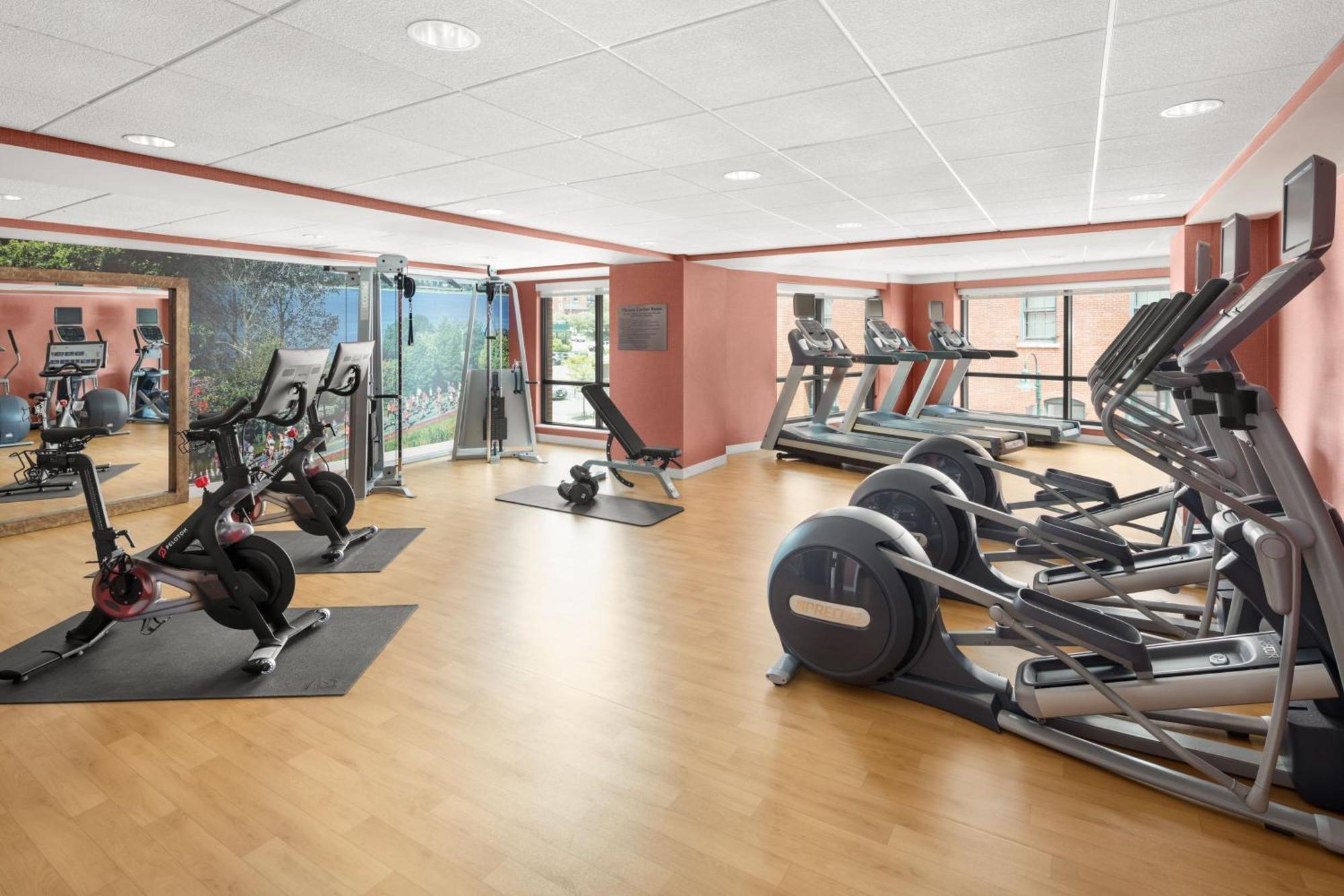 فندق Courtyard By Marriott Portland Downtown/Waterfront المظهر الخارجي الصورة