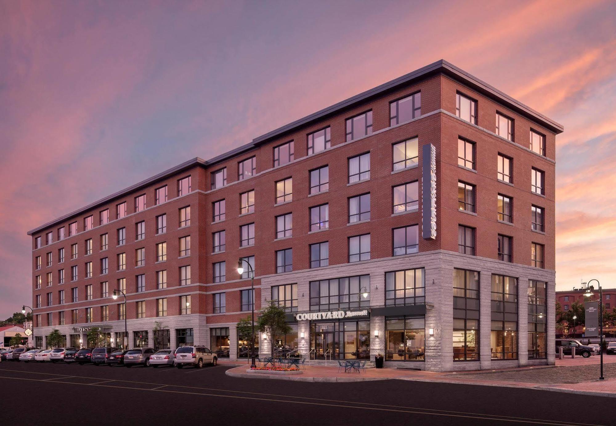 فندق Courtyard By Marriott Portland Downtown/Waterfront المظهر الخارجي الصورة